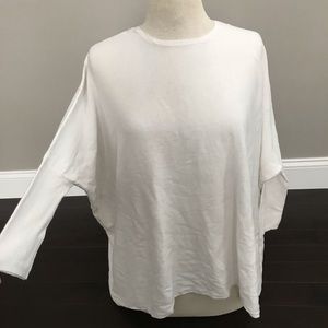 Jennifer Lopez White oversized top w/dolman sleeve